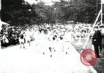 Standbild Amateur Läufer konkurrieren in Rennen in ein Stadion in den Vereinigten Staaten United States USA, 1900, aus Sekunde 14 historischem Filmmaterial Videoclip 65675063387