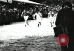 Standbild Amateur Läufer konkurrieren in Rennen in ein Stadion in den Vereinigten Staaten United States USA, 1900, aus Sekunde 16 historischem Filmmaterial Videoclip 65675063387
