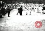 Standbild Amateur Läufer konkurrieren in Rennen in ein Stadion in den Vereinigten Staaten United States USA, 1900, aus Sekunde 23 historischem Filmmaterial Videoclip 65675063387