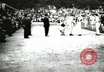 Standbild Amateur Läufer konkurrieren in Rennen in ein Stadion in den Vereinigten Staaten United States USA, 1900, aus Sekunde 26 historischem Filmmaterial Videoclip 65675063387