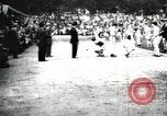 Standbild Amateur Läufer konkurrieren in Rennen in ein Stadion in den Vereinigten Staaten United States USA, 1900, aus Sekunde 27 historischem Filmmaterial Videoclip 65675063387