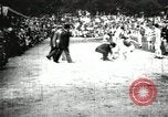 Standbild Amateur Läufer konkurrieren in Rennen in ein Stadion in den Vereinigten Staaten United States USA, 1900, aus Sekunde 29 historischem Filmmaterial Videoclip 65675063387