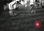 Standbild Amateur Läufer konkurrieren in steeplechase Rennen mit Hindernissen United States USA, 1900, aus Sekunde 6 historischem Filmmaterial Videoclip 65675063388
