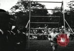 Standbild Amateur Läufer konkurrieren in steeplechase Rennen mit Hindernissen United States USA, 1900, aus Sekunde 41 historischem Filmmaterial Videoclip 65675063388