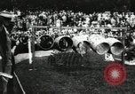 Standbild Amateur Läufer konkurrieren in steeplechase Rennen mit Hindernissen United States USA, 1900, aus Sekunde 45 historischem Filmmaterial Videoclip 65675063388