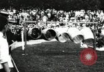 Standbild Amateur Läufer konkurrieren in steeplechase Rennen mit Hindernissen United States USA, 1900, aus Sekunde 48 historischem Filmmaterial Videoclip 65675063388