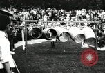 Standbild Amateur Läufer konkurrieren in steeplechase Rennen mit Hindernissen United States USA, 1900, aus Sekunde 49 historischem Filmmaterial Videoclip 65675063388