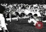 Standbild Amateur Läufer konkurrieren in steeplechase Rennen mit Hindernissen United States USA, 1900, aus Sekunde 50 historischem Filmmaterial Videoclip 65675063388