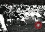 Standbild Amateur Läufer konkurrieren in steeplechase Rennen mit Hindernissen United States USA, 1900, aus Sekunde 52 historischem Filmmaterial Videoclip 65675063388