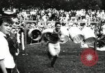 Standbild Amateur Läufer konkurrieren in steeplechase Rennen mit Hindernissen United States USA, 1900, aus Sekunde 55 historischem Filmmaterial Videoclip 65675063388