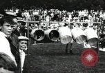 Standbild Amateur Läufer konkurrieren in steeplechase Rennen mit Hindernissen United States USA, 1900, aus Sekunde 56 historischem Filmmaterial Videoclip 65675063388