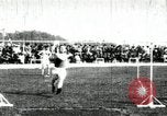 Standbild Athleten die sich in Länge und Höhe springen während US-Feld Ereignis United States USA, 1906, aus Sekunde 6 historischem Filmmaterial Videoclip 65675063390