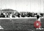 Standbild Athleten die sich in Länge und Höhe springen während US-Feld Ereignis United States USA, 1906, aus Sekunde 8 historischem Filmmaterial Videoclip 65675063390