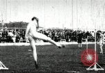 Standbild Athleten die sich in Länge und Höhe springen während US-Feld Ereignis United States USA, 1906, aus Sekunde 13 historischem Filmmaterial Videoclip 65675063390