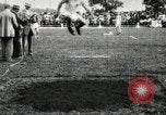 Standbild Athleten die sich in Länge und Höhe springen während US-Feld Ereignis United States USA, 1906, aus Sekunde 18 historischem Filmmaterial Videoclip 65675063390