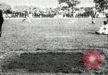 Standbild Athleten die sich in Länge und Höhe springen während US-Feld Ereignis United States USA, 1906, aus Sekunde 20 historischem Filmmaterial Videoclip 65675063390