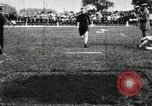 Standbild Athleten die sich in Länge und Höhe springen während US-Feld Ereignis United States USA, 1906, aus Sekunde 26 historischem Filmmaterial Videoclip 65675063390