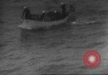 Immagine di I rifugiati sono portati a un americano di nave della marina americana di evacuazione Europa, 1936, secondo 1 filmato di repertorio 65675063410