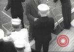 Immagine di I rifugiati sono portati a un americano di nave della marina americana di evacuazione Europa, 1936, secondo 7 filmato di repertorio 65675063410
