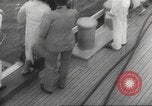 Immagine di I rifugiati sono portati a un americano di nave della marina americana di evacuazione Europa, 1936, secondo 9 filmato di repertorio 65675063410