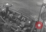 Immagine di I rifugiati sono portati a un americano di nave della marina americana di evacuazione Europa, 1936, secondo 27 filmato di repertorio 65675063410