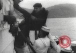 Immagine di I rifugiati sono portati a un americano di nave della marina americana di evacuazione Europa, 1936, secondo 39 filmato di repertorio 65675063410