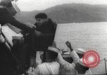 Immagine di I rifugiati sono portati a un americano di nave della marina americana di evacuazione Europa, 1936, secondo 41 filmato di repertorio 65675063410