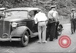 Image des policiers United States USA, 1940, de la seconde 23 séquences d'archives historiques vidéo 65675063411