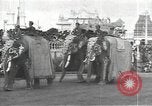 Immagine di Processione con decorate elephant Di Bombay in India, 1932, secondo 3 filmato di repertorio 65675063442