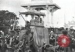 Immagine di Processione con decorate elephant Di Bombay in India, 1932, secondo 9 filmato di repertorio 65675063442