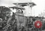 Immagine di Processione con decorate elephant Di Bombay in India, 1932, secondo 10 filmato di repertorio 65675063442