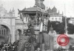 Immagine di Processione con decorate elephant Di Bombay in India, 1932, secondo 16 filmato di repertorio 65675063442