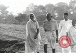 Standbild Mahatma Gandhi Indien, 1933, aus Sekunde 6 historischem Filmmaterial Videoclip 65675063443