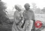 Standbild Mahatma Gandhi Indien, 1933, aus Sekunde 8 historischem Filmmaterial Videoclip 65675063443