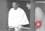 Standbild Mahatma Gandhi Indien, 1933, aus Sekunde 16 historischem Filmmaterial Videoclip 65675063443