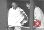 Standbild Mahatma Gandhi Indien, 1933, aus Sekunde 31 historischem Filmmaterial Videoclip 65675063443