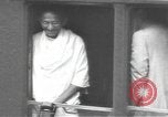 Standbild Mahatma Gandhi Indien, 1933, aus Sekunde 36 historischem Filmmaterial Videoclip 65675063443