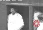 Standbild Mahatma Gandhi Indien, 1933, aus Sekunde 40 historischem Filmmaterial Videoclip 65675063443
