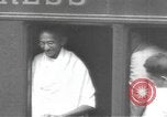 Standbild Mahatma Gandhi Indien, 1933, aus Sekunde 42 historischem Filmmaterial Videoclip 65675063443