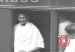 Standbild Mahatma Gandhi Indien, 1933, aus Sekunde 43 historischem Filmmaterial Videoclip 65675063443
