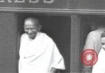 Standbild Mahatma Gandhi Indien, 1933, aus Sekunde 49 historischem Filmmaterial Videoclip 65675063443