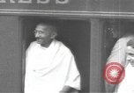Standbild Mahatma Gandhi Indien, 1933, aus Sekunde 55 historischem Filmmaterial Videoclip 65675063443