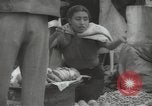 Standbild mexikanischen Zivilbevölkerung Mexico City Mexiko, 1944, aus Sekunde 12 historischem Filmmaterial Videoclip 65675063462