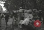 Standbild mexikanischen Zivilbevölkerung Mexico City Mexiko, 1944, aus Sekunde 36 historischem Filmmaterial Videoclip 65675063462