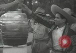 Standbild mexikanischen Zivilbevölkerung Mexico City Mexiko, 1944, aus Sekunde 39 historischem Filmmaterial Videoclip 65675063462
