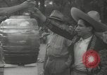 Standbild mexikanischen Zivilbevölkerung Mexico City Mexiko, 1944, aus Sekunde 40 historischem Filmmaterial Videoclip 65675063462