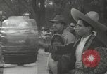 Standbild mexikanischen Zivilbevölkerung Mexico City Mexiko, 1944, aus Sekunde 44 historischem Filmmaterial Videoclip 65675063462