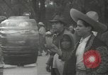Standbild mexikanischen Zivilbevölkerung Mexico City Mexiko, 1944, aus Sekunde 48 historischem Filmmaterial Videoclip 65675063462
