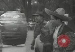 Standbild mexikanischen Zivilbevölkerung Mexico City Mexiko, 1944, aus Sekunde 52 historischem Filmmaterial Videoclip 65675063462