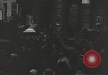 Image Leon Trotsky cercueil ouvert l'affichage Mexico Mexique, 1940, de la seconde 18 séquences d'archives historiques vidéo 65675063473